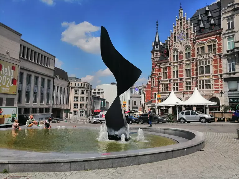 Arkadia-calder-place-bruxelloise.jpg